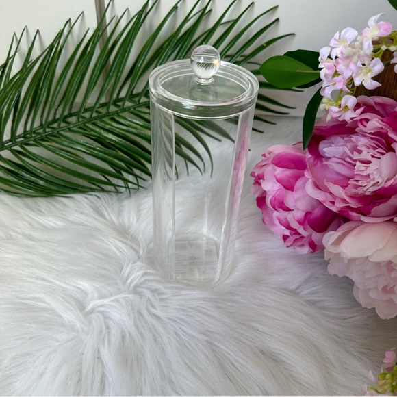 Acrylic Cotton Pad Holder with Lid - Picture 6 of 7